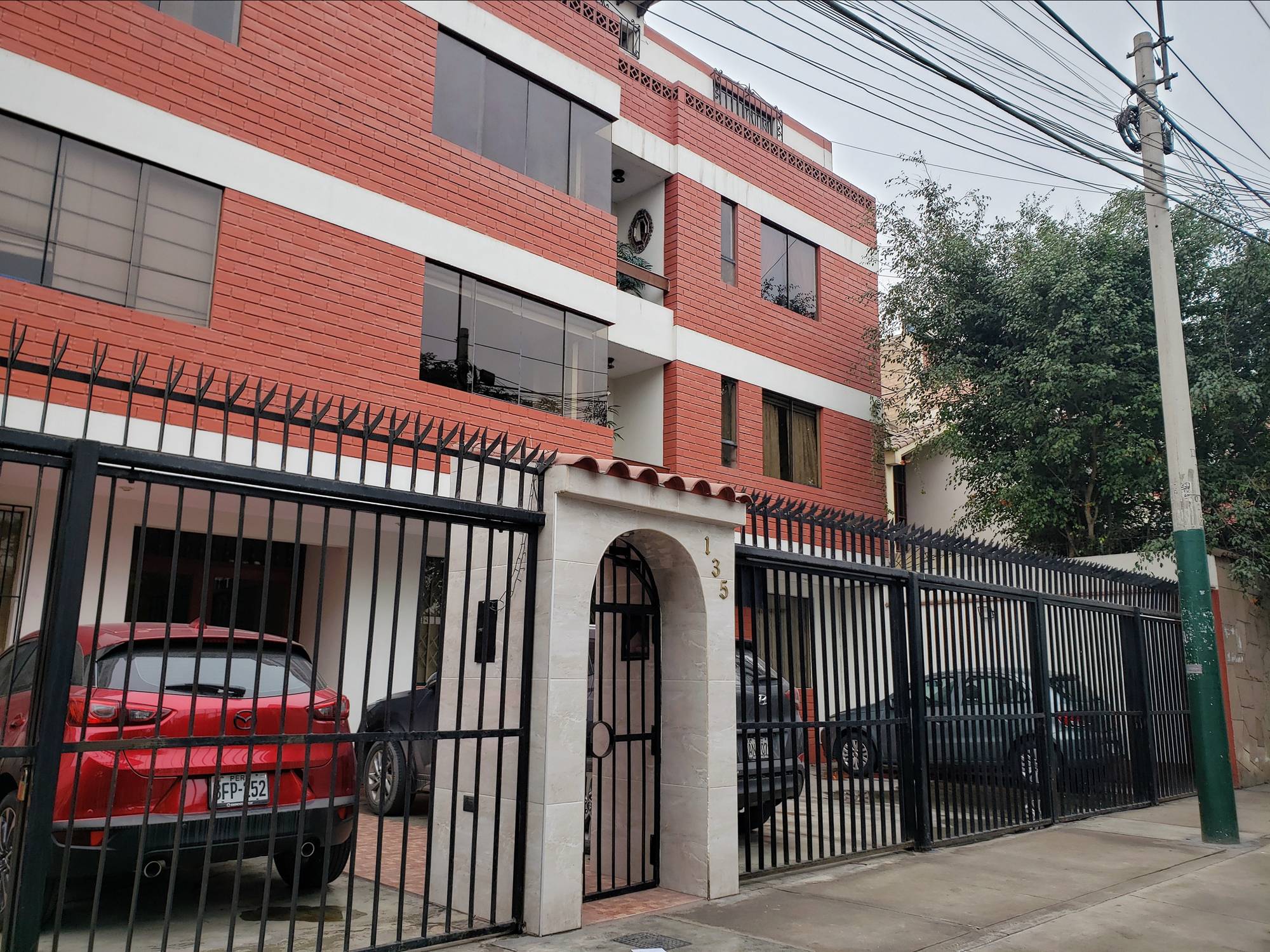 Jesus Salinas, Agente inmobiliario independiente